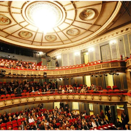 Τι Εθνικό θέλουμε; Ο διαγωνισμός για το νέο Καλλιτεχνικό διευθυντή φέρνει ερωτήματα για το παρόν και το μέλλον του θεάτρου